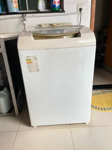 Máquina de lavar usada mas com um bom estado