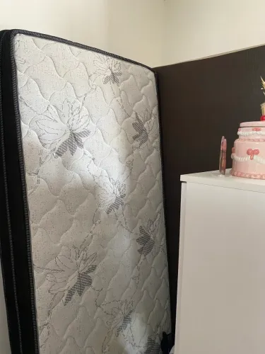 Cama box - Pouquíssimo usada. Em estado de Nova