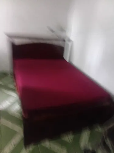 Vendo cama casal de mogno com colchao de molas barato