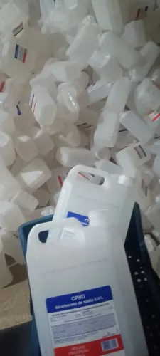 Galão para produtos de limpeza