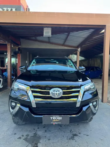Toyota Hilux SW4 SRX 4X4 2.8 TDI 16V Dies. Aut. 2019
