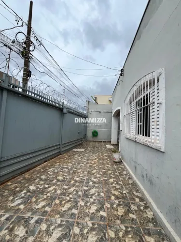 Casa no bairro São Benedito, próximo a Av. Santa Beatriz