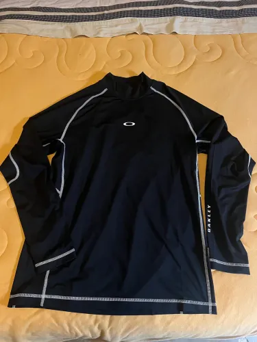 Rashguard Oakley importado