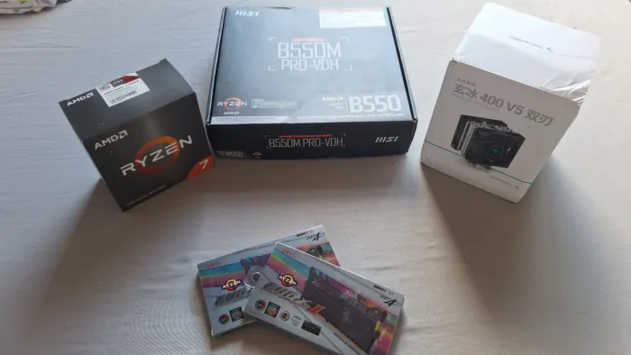 KIT RYZEN 7 5700X SOMENTE VENDO DO KIT COMPLETO