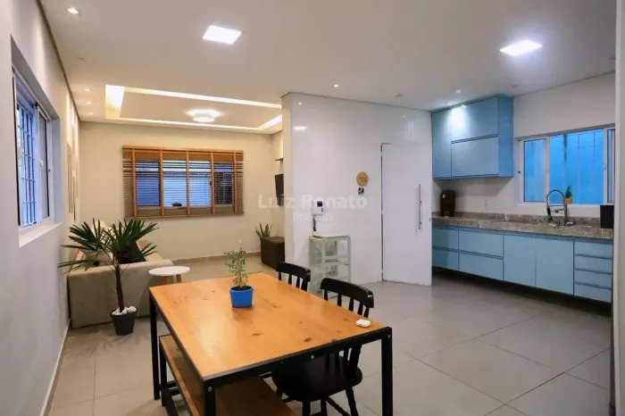 Casa à venda no bairro Sagrada Família