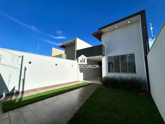 Casa c/ Piscina, Área Gourmet e 3 suítes.