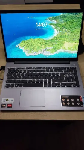 Notebook Lenovo IdeaPad 3 - AMD Ryzen 7 + Capa e Carregador