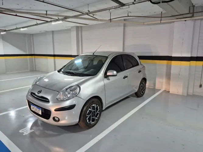 Nissan March SV 1.6 16V Flex Fuel 2013