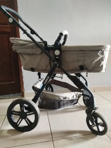 Vendo carrinho de bebê Moises