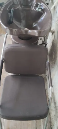 Vendo um lavatório para o salão de beleza 