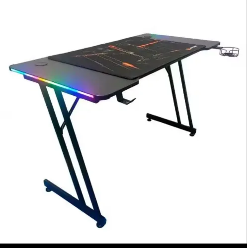 Mesa gamer 2 meses de uso
