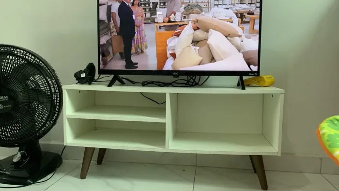 Armário de televisão (aparador) 