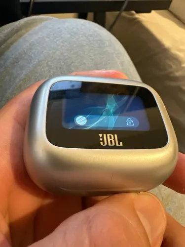 Fone JBL Live Beam 3 - som top + case com tela ?