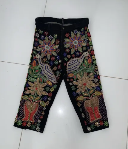 Calça com miçangas !