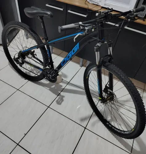 Bicicleta Oggi hacker HDS MTB alumínio aro 29 quadro 15,5. Promoção bike RS750