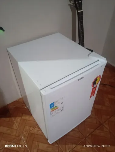 Vendo frigobar Philco 67litros 220v