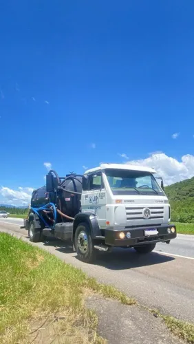 Vendo Caminhão Limpa Fossa VW/13.180 E *