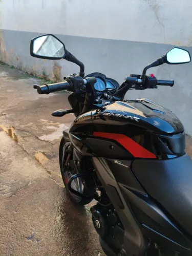 Dominar 200