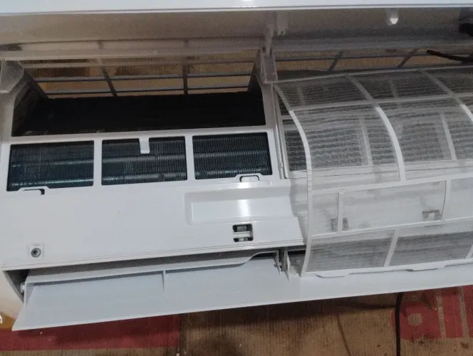 Evaporadora Elgin 12.000 BTUs convencional