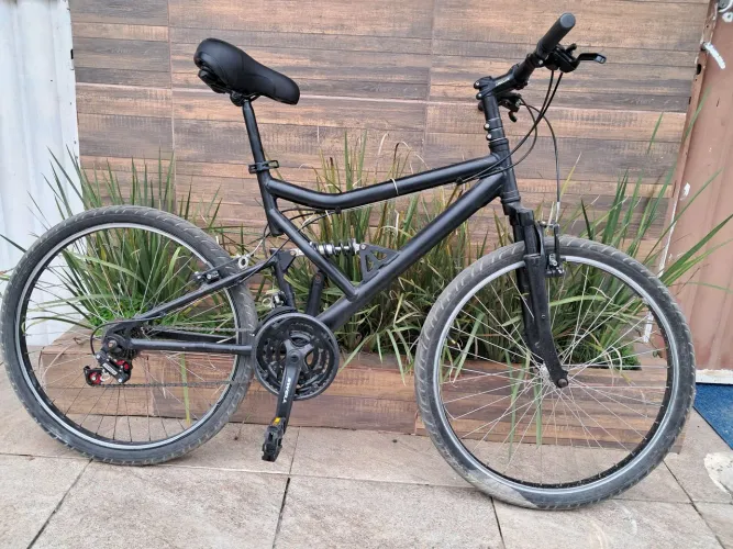 Bicicleta Track aro 26, Amortecedor no quadro, toda em Alumínio