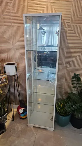 Cristaleira impecável