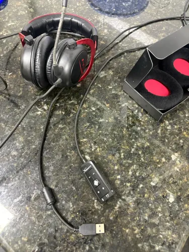 Headset hyperX cloud 2 em bom estado com duas espumas extras e fio adaptador