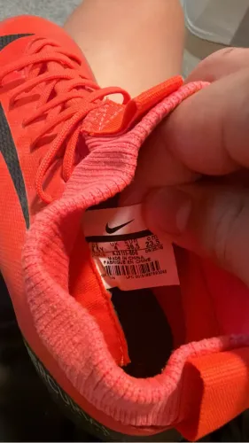 Chuteira Mercurial de trava Nunca usada
