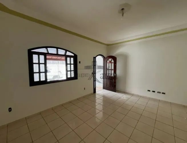 Casa - Bosque dos Eucaliptos - 2 Dormitórios - 95m².