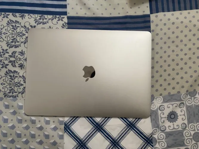 MacBook pro 8 GB 512SSD
