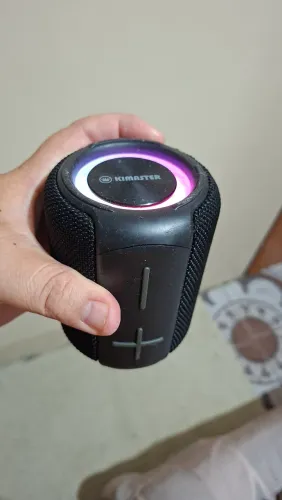 Vendo dois relógios um caixa de som os relógios foram tudo comprados na bemol