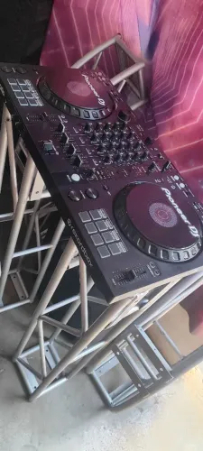 Caixa de som ativa 15 e controladora flx6 Pioneer 4 decks