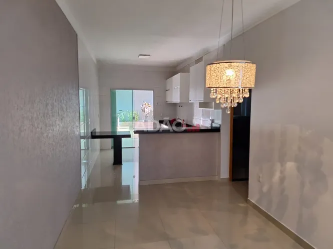 Casa térrea disponível para venda no Setor Moinho dos Ventos- Goiânia. Casa de Rua com 3 Q