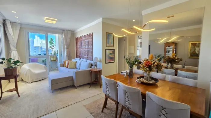 Apartamento para venda com 2 quartos, sendo 1 suíte no Centro - Cascavel - PR
