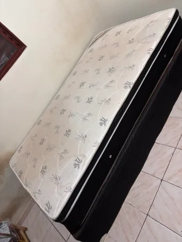 Cama solteirão com colchão SEMINOVA