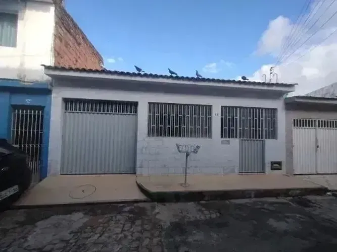 Vendo casa 3 quartos no jacintinho (COHAB)