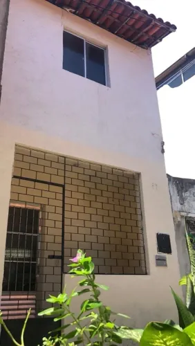 Aluga-se casa duplex no São João do Tauape