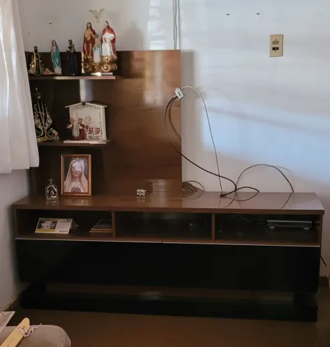 Vendo rack sala com duas gavetas