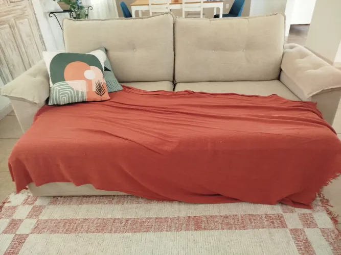 Sofá retrátil ótimo estado. 2 metros