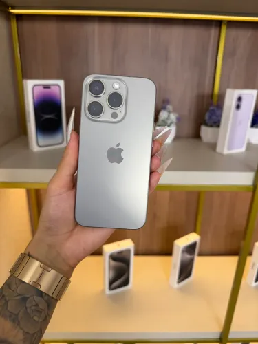 iPhone 15 Pro Titânio Natural IMPECÁVEL