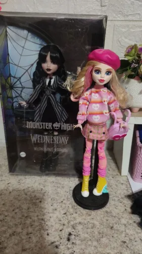 Monster high wandinha e enidia