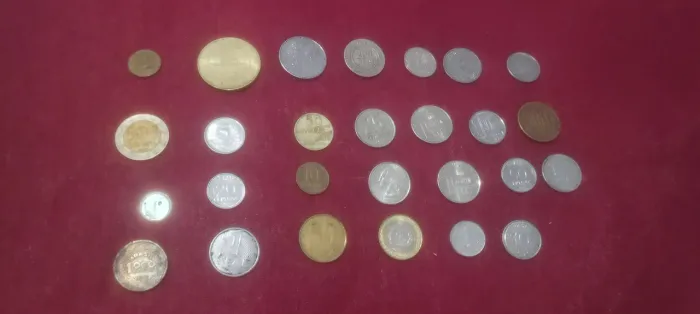 Moedas antigas vários países chame precinho