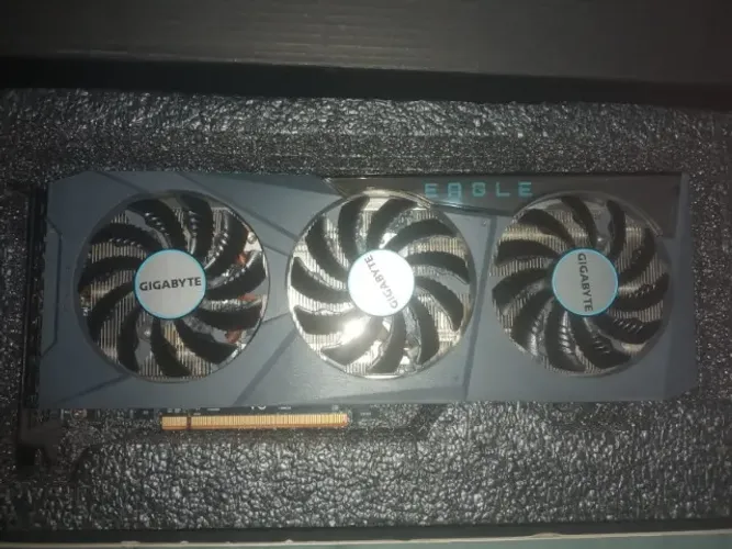 Placa de Video AMD Radeon RX 6700 XT. Aceitando ofertas.