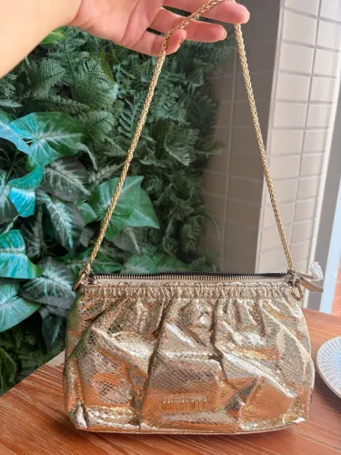 Bolsa Santa Lolla Dourada - Alça de Corrente | Perfeita pra Balada