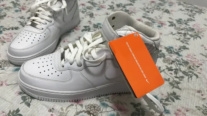Air Force 1 Mid Triple White