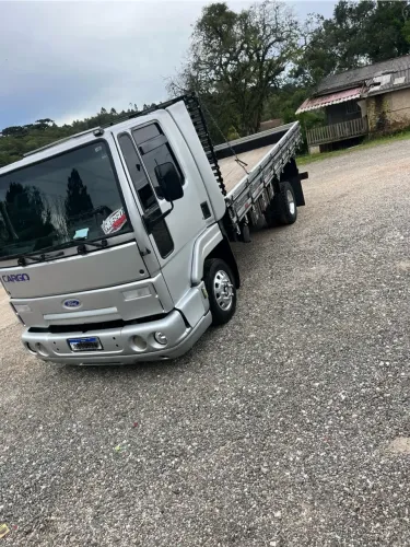 3/4 Ford cargo 712