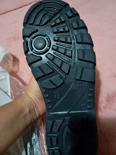 Bota bico de aço nova