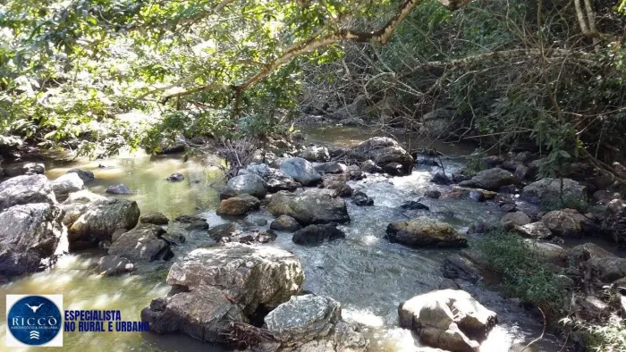 Chácara à Venda com 10 Alqueires  Cidade de Goiás Velho | Beira de Rio
