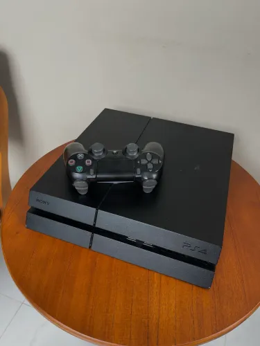 Playstation ps4 + 1 controle + Fifa e mortal kombat