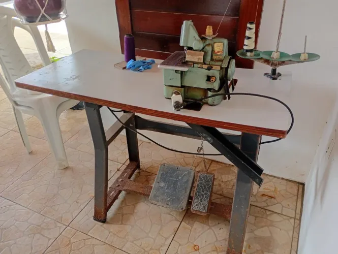 Overlok semi industrial 