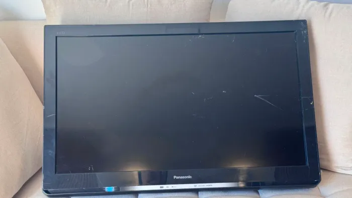 TV Panasonic para retirada de peças